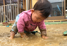 【土】どろんこ遊びや泥水遊び04